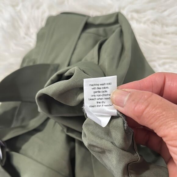 ELIZABETH AND JAMES Olive Green Women's Belted Shorts Size 6/28 - Picture 10 of 11